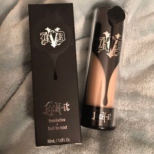 Kat Von D Lock-It Foundation